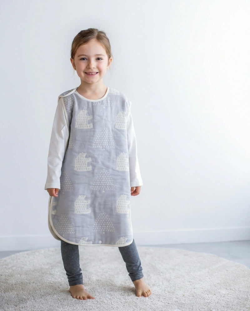Дитячий спальний мішок farska Kids Sky Grey в інтерʼєрі дитячої кімнати