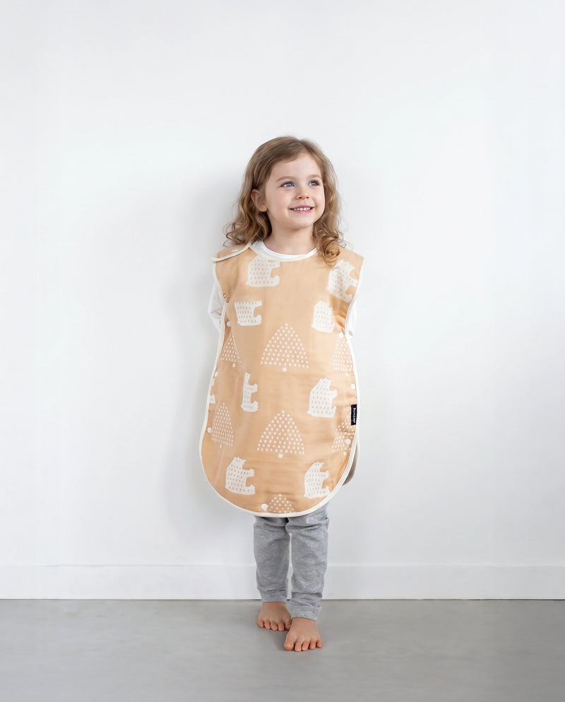 Дитячий спальний мішок farska Kids Tea Brown в інтерʼєрі дитячої кімнати