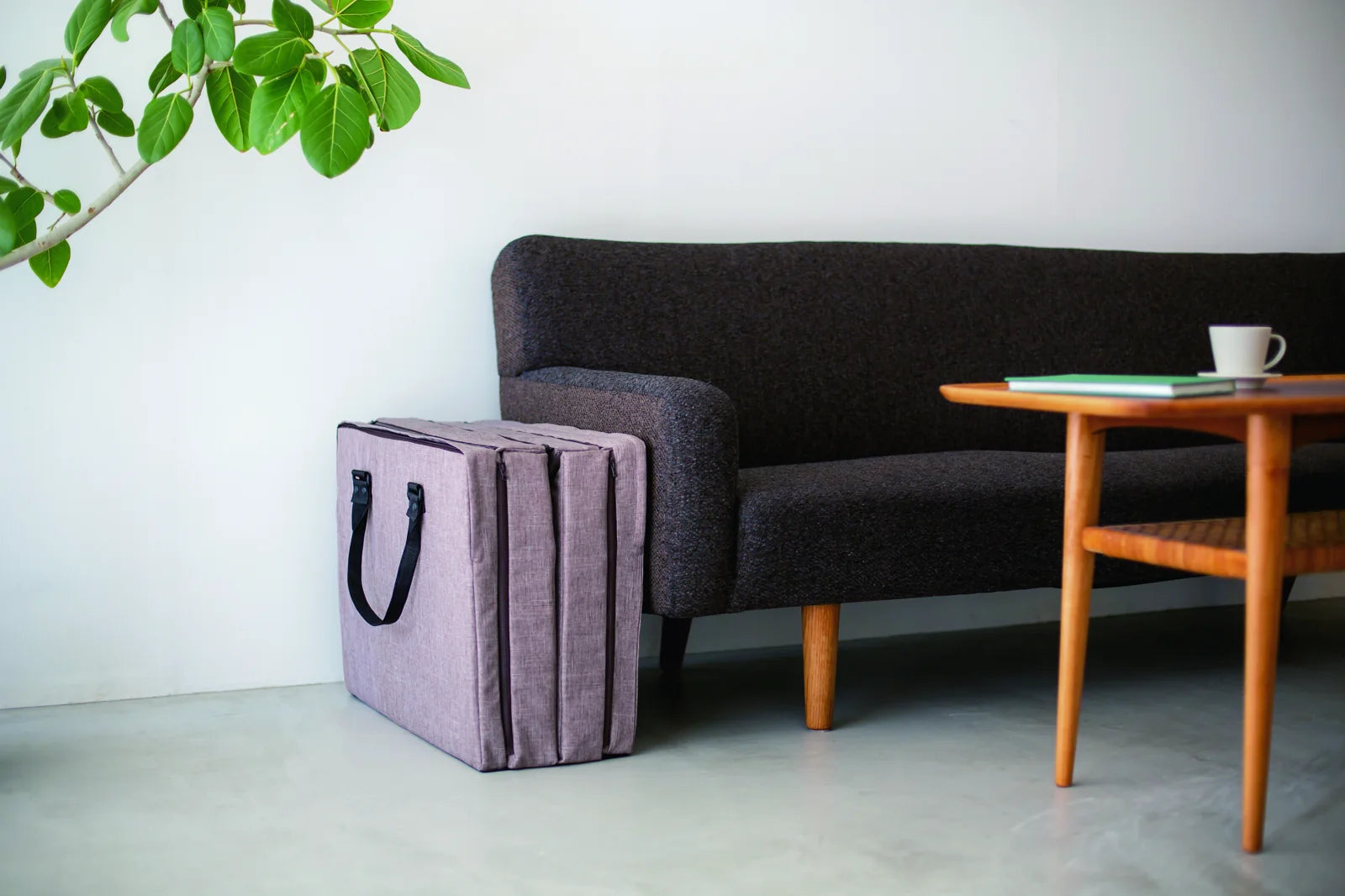 The folded Compact Bed Free on the go
