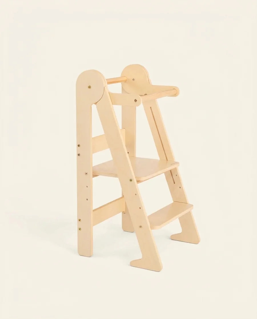 Mini Chef learning tower with the platform in the highest position (45 cm)