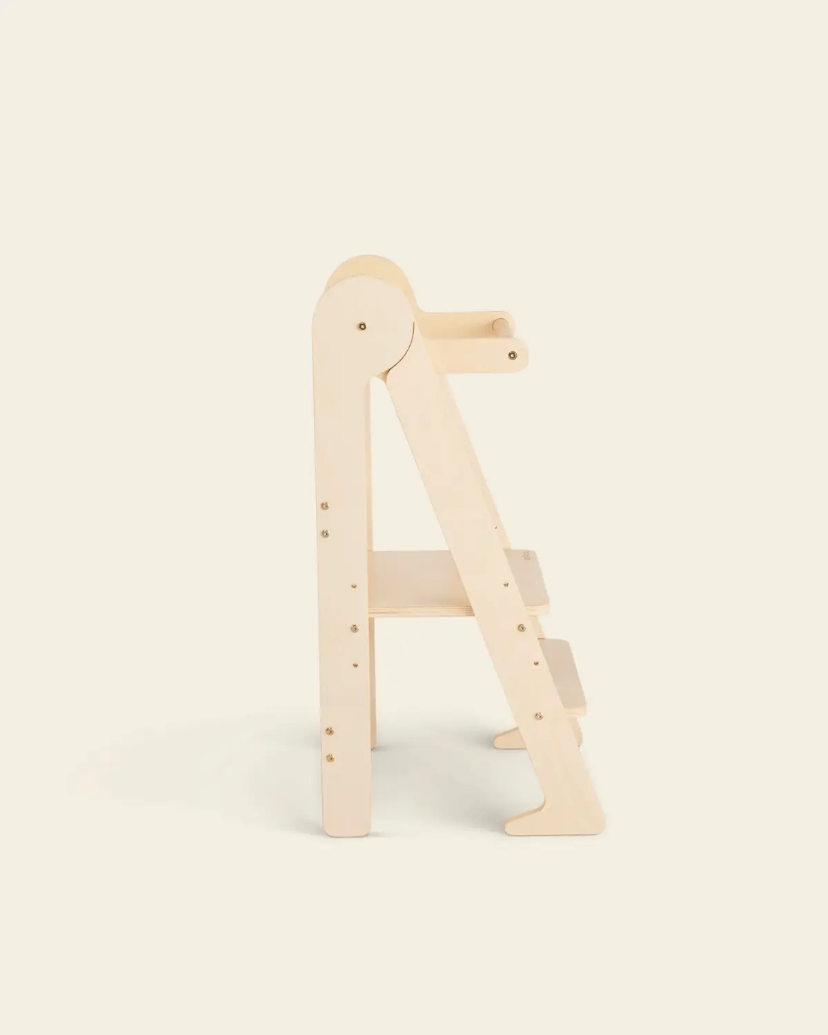 Animation: the Mini Chef folding learning tower opens and folds flat