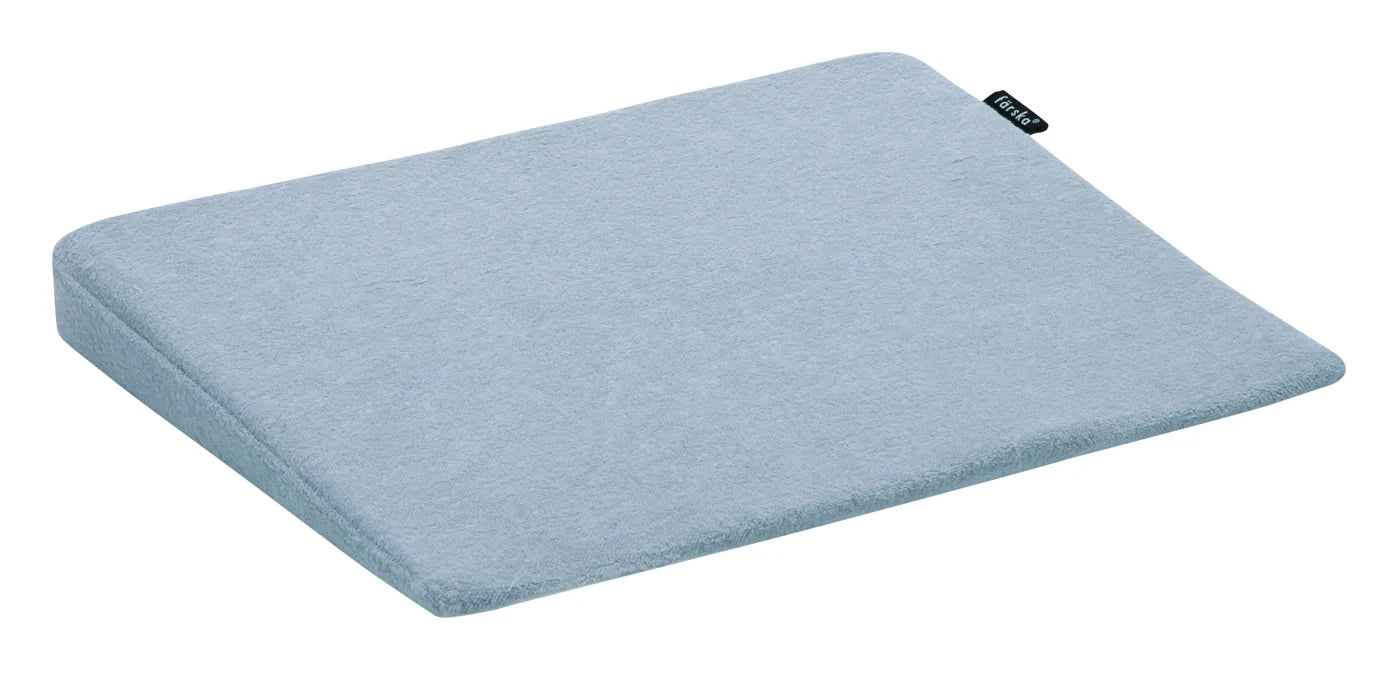 Wedge pillow against reflux