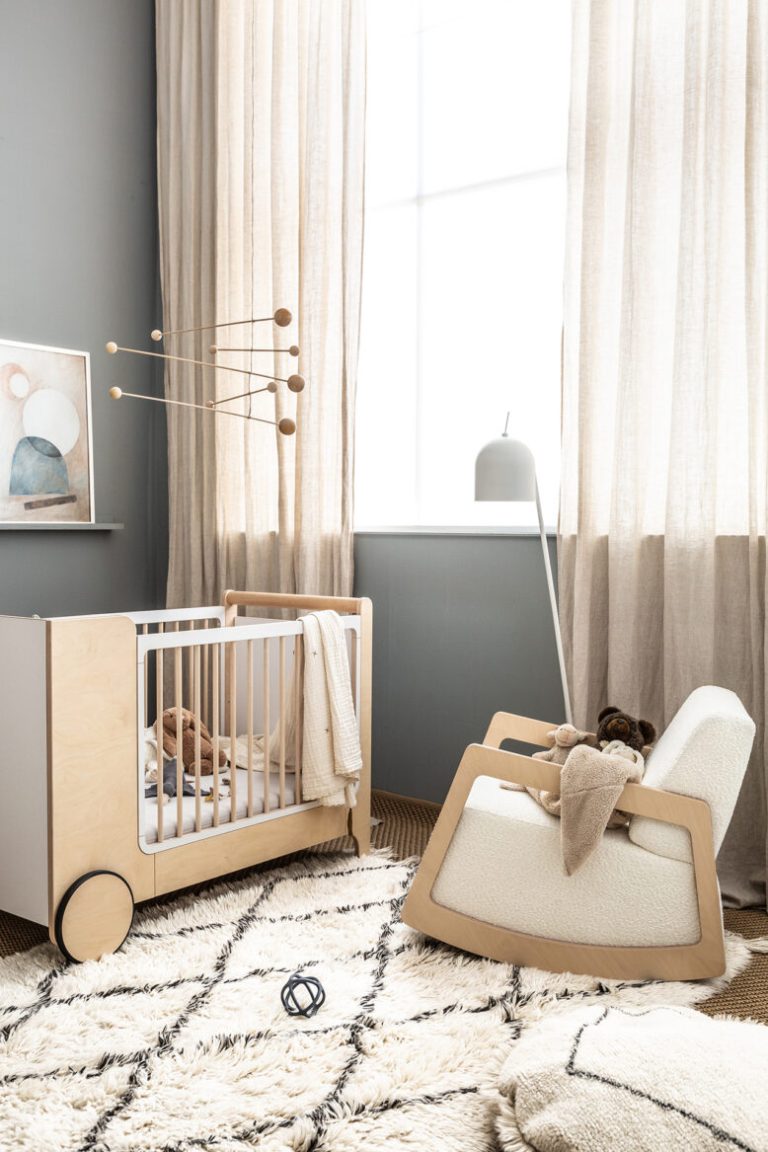 https://ikiddoo.com.ua/wp-content/uploads/2024/07/Ikiddoo-Baby-Bed-and-Rocking-Armchair-778x1167-1.jpg