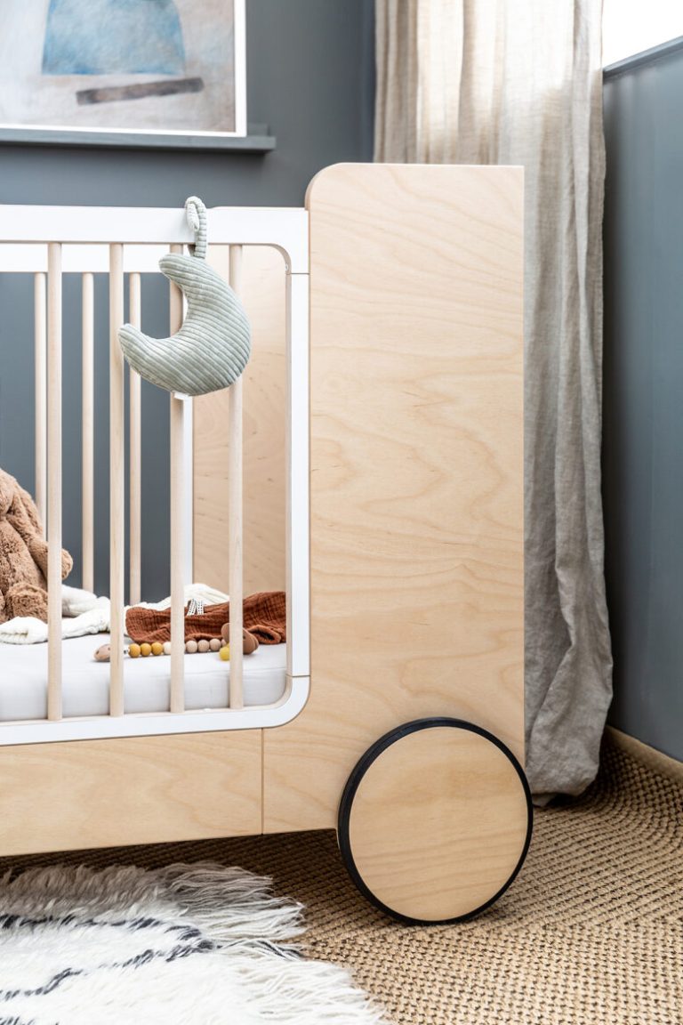 https://ikiddoo.com.ua/wp-content/uploads/2024/07/Ikiddoo-Rocking-Baby-Cot-detail03-778x1167-1.jpg