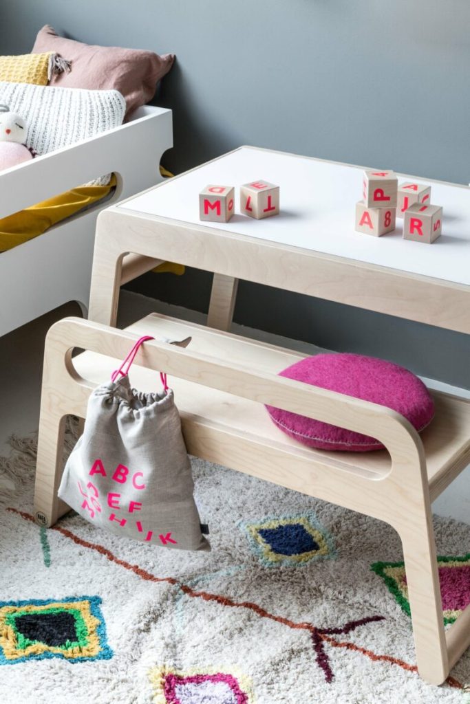 https://ikiddoo.com.ua/wp-content/uploads/2024/07/Toddler-table-at-Ikiddoo-Girl-room-04-scaled-778x1167-1.jpg